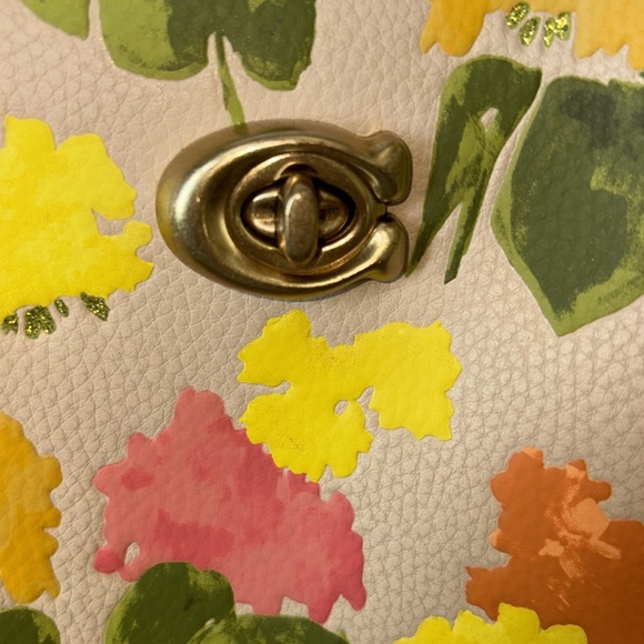 Coach Willow Shoulder/Crossbody bag satchel Bucket bag leather floral mix EUC - Picture 7 of 17
